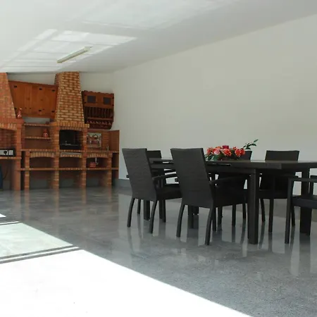 Mit Grosser Terrasse Und Pool In Paradela Holiday home Paradela (Braga)