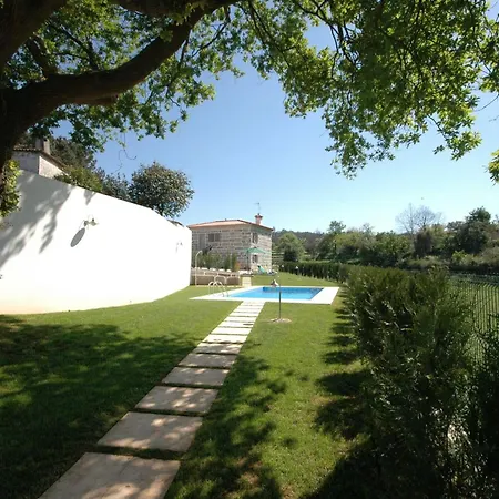 Mit Grosser Terrasse Und Pool In Paradela Holiday home Paradela (Braga)